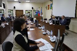 На 60-м заседании городской Думы депутаты утвердили дату выборов в местный парламент