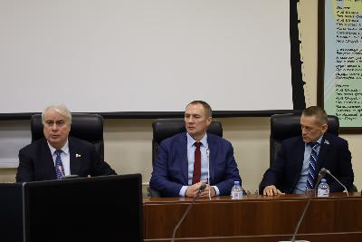 Югорск с рабочим визитом посетил депутат Государственной Думы Павел Завальный