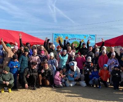 В эти выходные в ТОС "Снегири" прошёл фестиваль дружбы и добра «Дружные соседи»