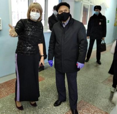 Контрольные группы Югорска продолжают проверки по соблюдению мер профилактики коронавирусной инфекции