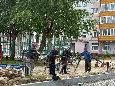 В Югорске благоустраивают дворовые территории