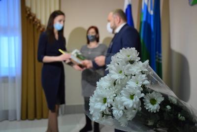 Волонтеры Югорска получили награды в честь годовщины акции #Мывместе 