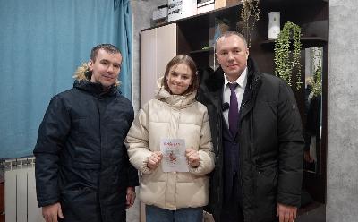 Глава Югорска дал старт благотворительной акции «Ёлка желаний»