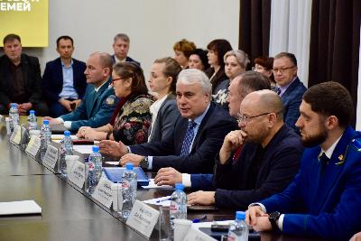  Югорск с рабочим визитом посетил депутат Государственной Думы Павел Завальный