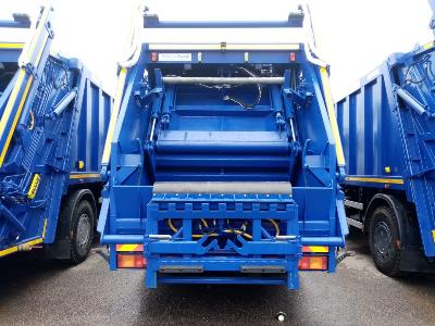 В Югорске новый оператор, мусоровозы и контейнеры