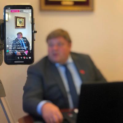 Андрей Бородкин ответил на вопросы югорчан в прямом эфире