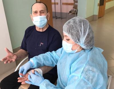 В больнице Югорска врачи спасают пациентов и помогают им в восстановлении