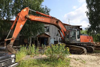 В Югорске сносят аварийное жильё