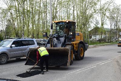В Югорске дополнительно проведут ямочный ремонт дорог