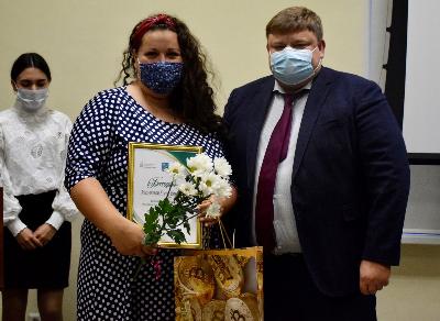 С 25 апреля начинается прием заявок на Премию главы города 