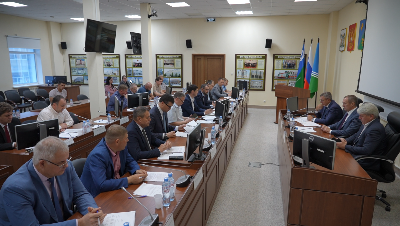 Оценка готовности: в Югорске прошло первое кустовое совещание по вопросам ЖКХ