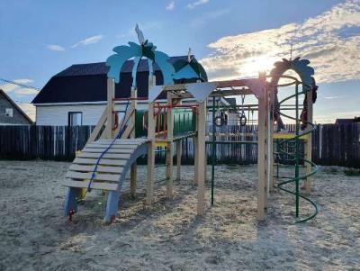 В «Снегирях» установили детскую игровую площадку 