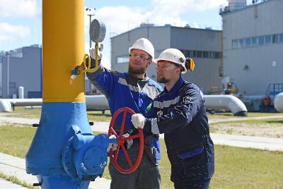 С Днем работников нефтяной и газовой промышленности!