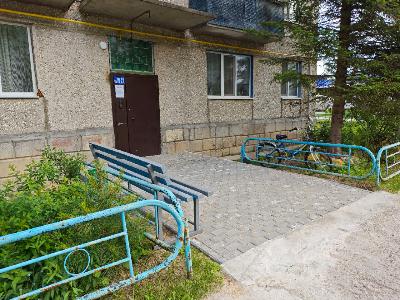 Жизнь без барьеров: в Югорске проводятся работы по обеспечению доступной среды для маломобильных граждан