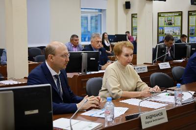 Вопросы развития гражданского общества и профилактики экстремизма обсудили депутаты Думы Югорска