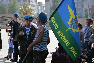 В Югорске отметили день ВДВ и почтили память героев-десантников
