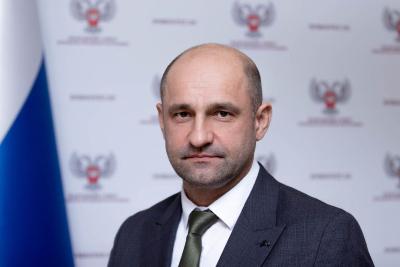 Поздравление полномочного представителя Президента Российской Федерации в Уральском федеральном округе Артёма Жоги с Днем Победы