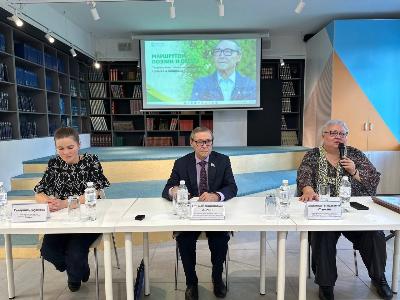 В городе высадился литературный десант: Югорск посетил Еремей Данилович Айпин