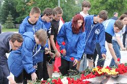 В День памяти и скорби в Югорске прошла церемония возложения цветов