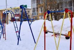 Комиссия проверила безопасность детских городков