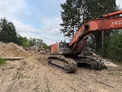 В микрорайоне Югорск-2 снесли заброшенное здание