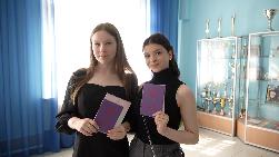 Выпускникам 9-ых классов школы №6 вручили аттестаты