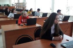 Школьница из Югорска – победитель окружной олимпиады по основам знаний о государственном управлении