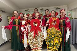 В Детской школе искусств Югорска открылась выставка «Матрешка — символ России» В Детской школе искусств Югорска открылась выставка «Матрешка — символ России»