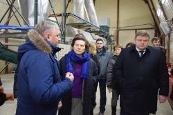 Губернатору Югры презентовали производство пеллетов в Югорске